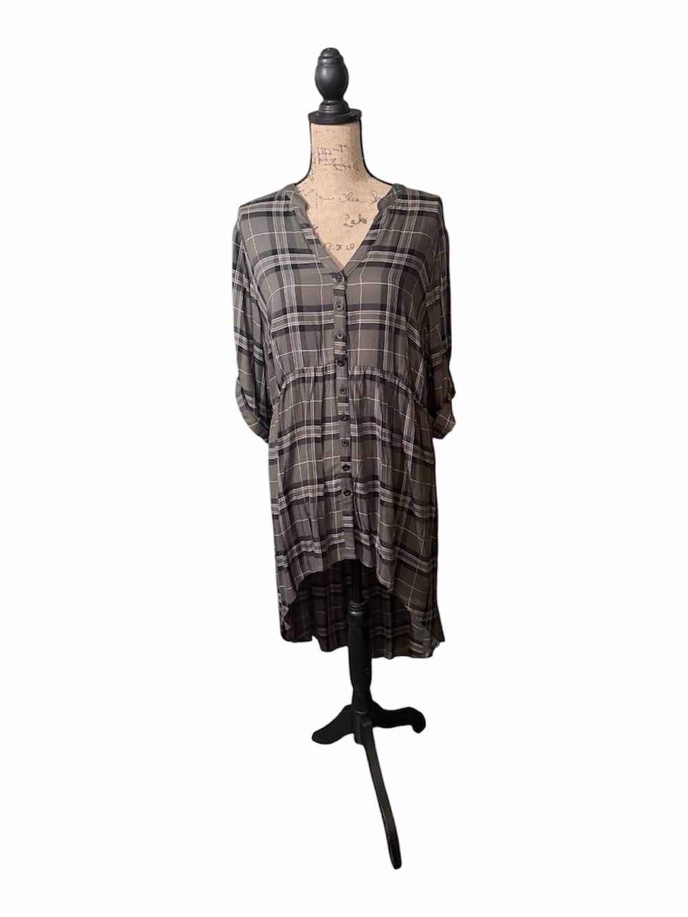 Torrid Rayon Hi-Low Button-Front Long‎ Sleeve Tunic